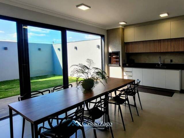 #CA 1001 - Casa para Venda em São Carlos - SP